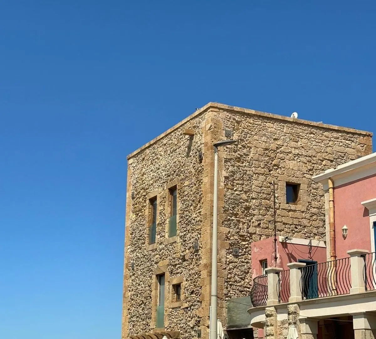 Torre Scalambri - Montalbano Suite Punta Secca Italia